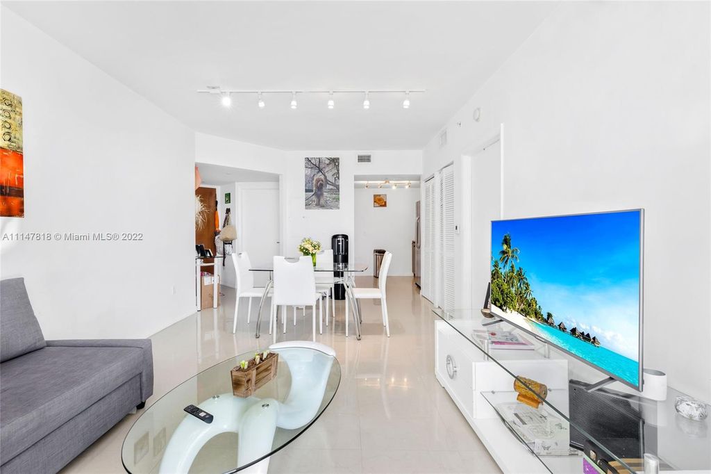 6365 Collins Ave #1606, Miami Beach, FL 33141