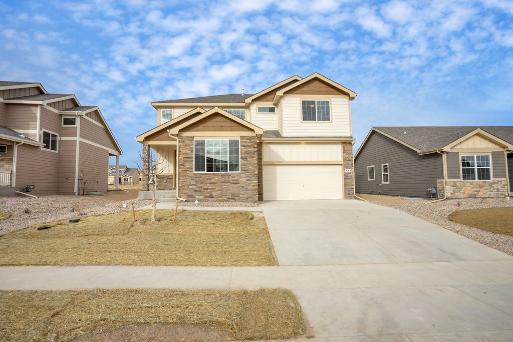 8818 16th St, Greeley, CO 80634