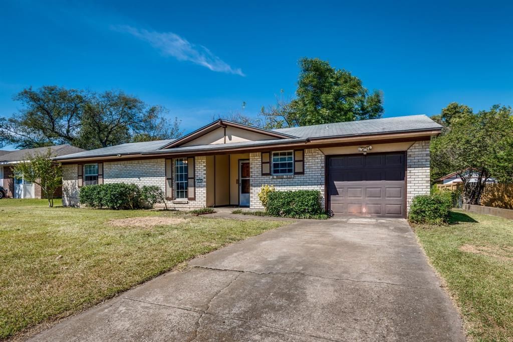 816 Marigold Dr, Cedar Hill, TX 75104