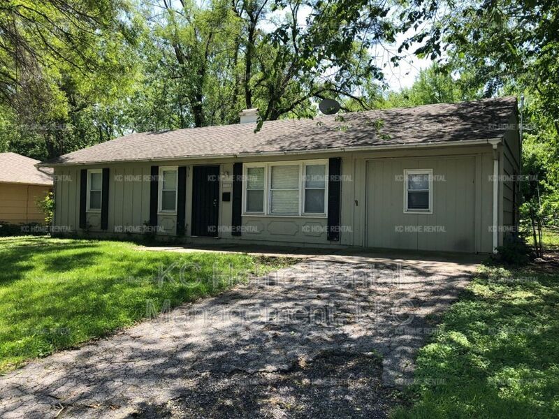 8601 E  110th St, Kansas City, MO 64134