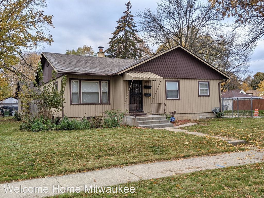 4279 N 61st St, Milwaukee, WI 53216