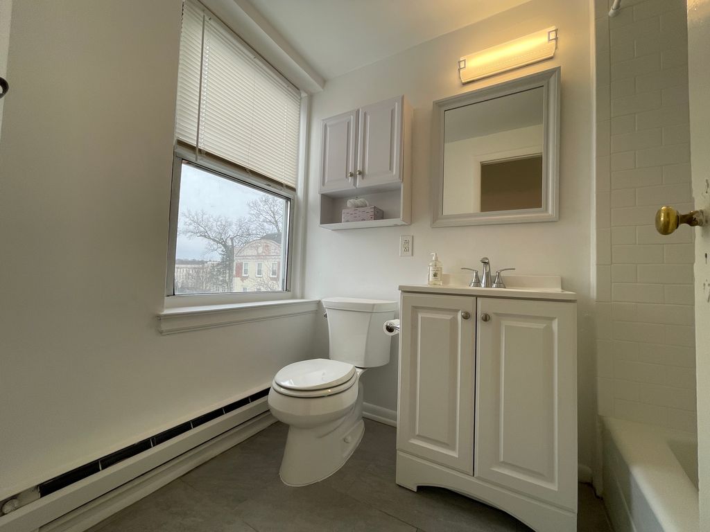 126 Summer St #3D, Stamford, CT 06901