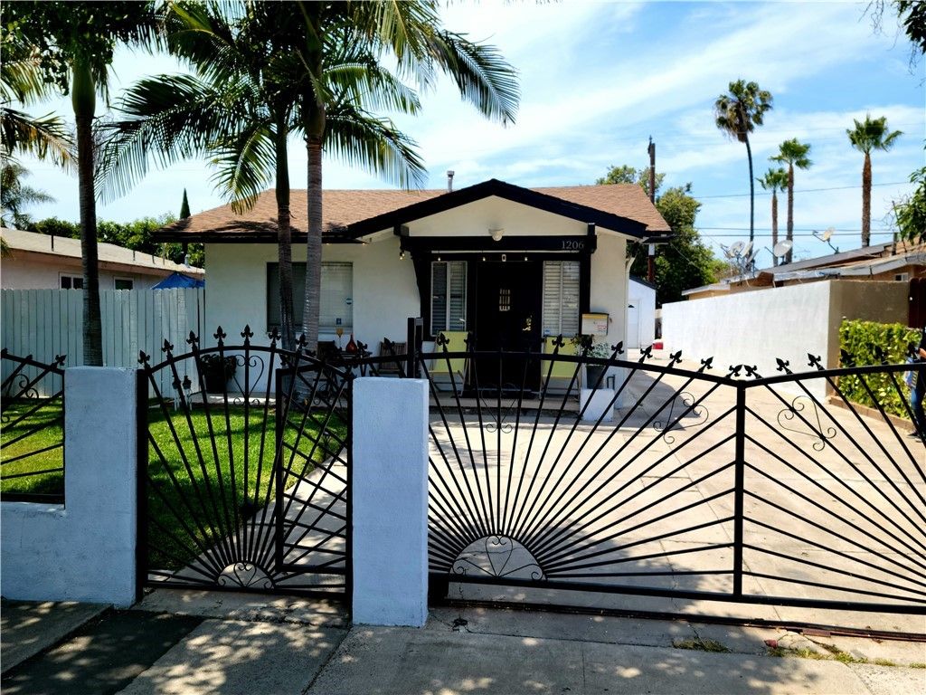 1206 S Shelton St, Santa Ana, CA 92707