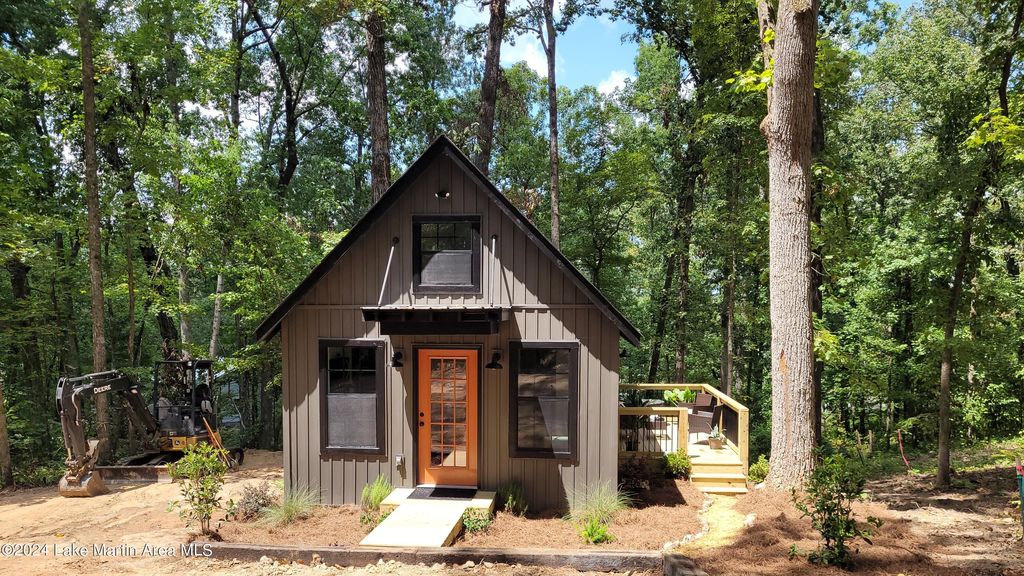 247 Cove Dr, Eclectic, AL 36024