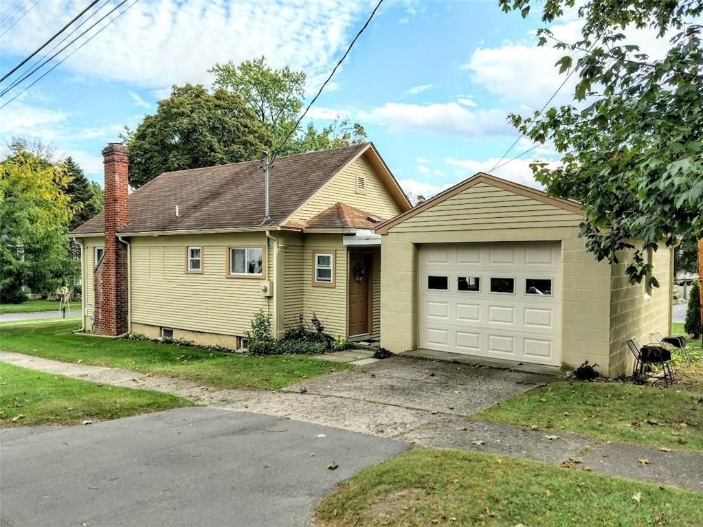 452 N Main St, Penn Yan, NY 2 Bed, 1 Bath SingleFamily Home 4