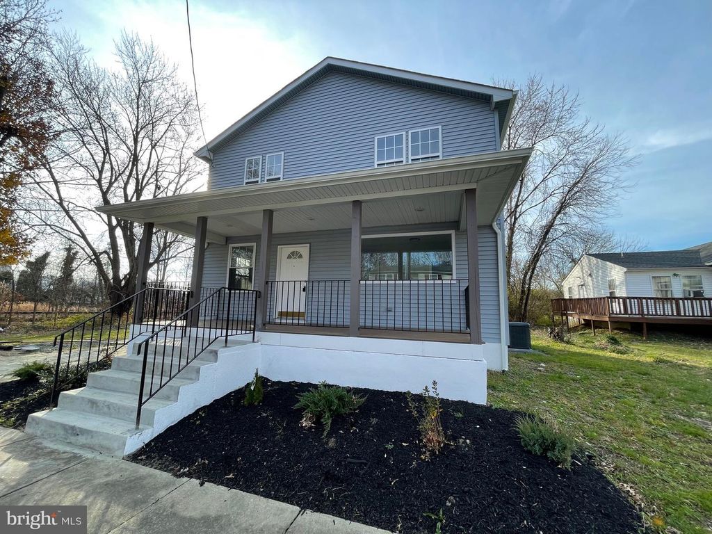 71 Stuart St, Woodbury, NJ 08096