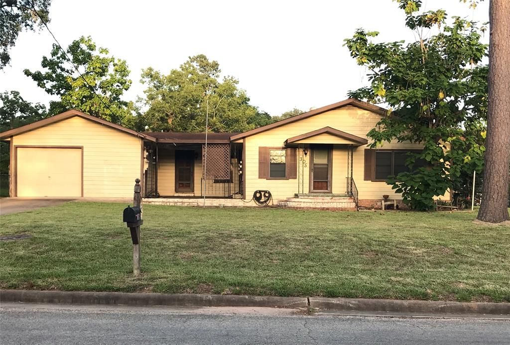 305 N Granville St, Bellville, TX 77418 Trulia