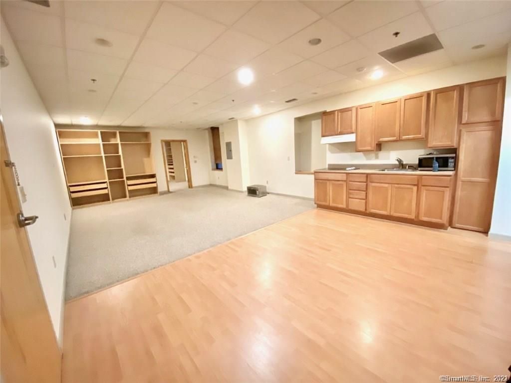 484 Main St #33, Middletown, CT 06457