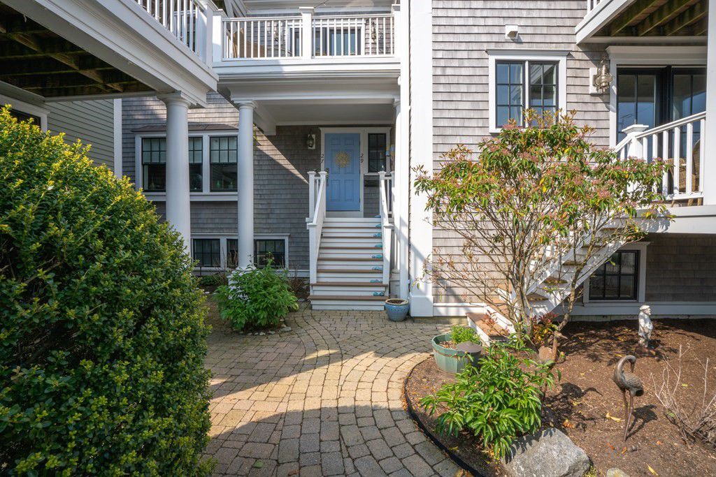 27 Brewster St   #27, Plymouth, MA 02360