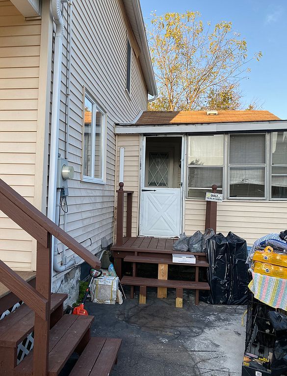 242 Duffy Ln, Plymouth, PA 18651