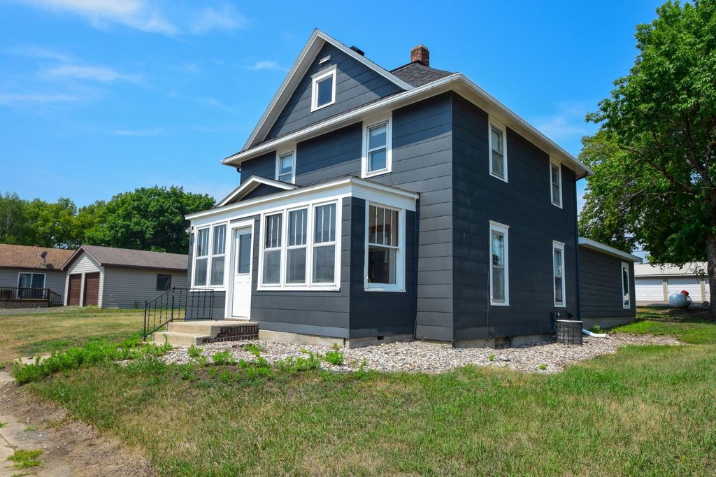 237 1st St W, Morton, MN 56270