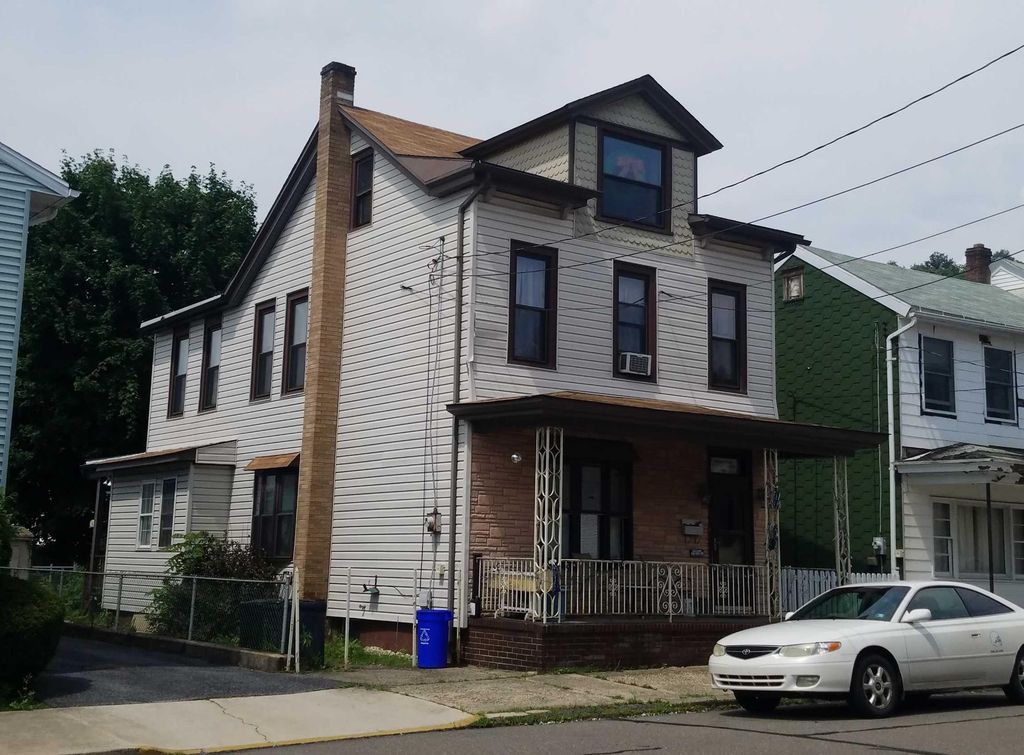 226 N Mill St, Saint Clair, PA 3 Bed, 1 Bath SingleFamily Home 5