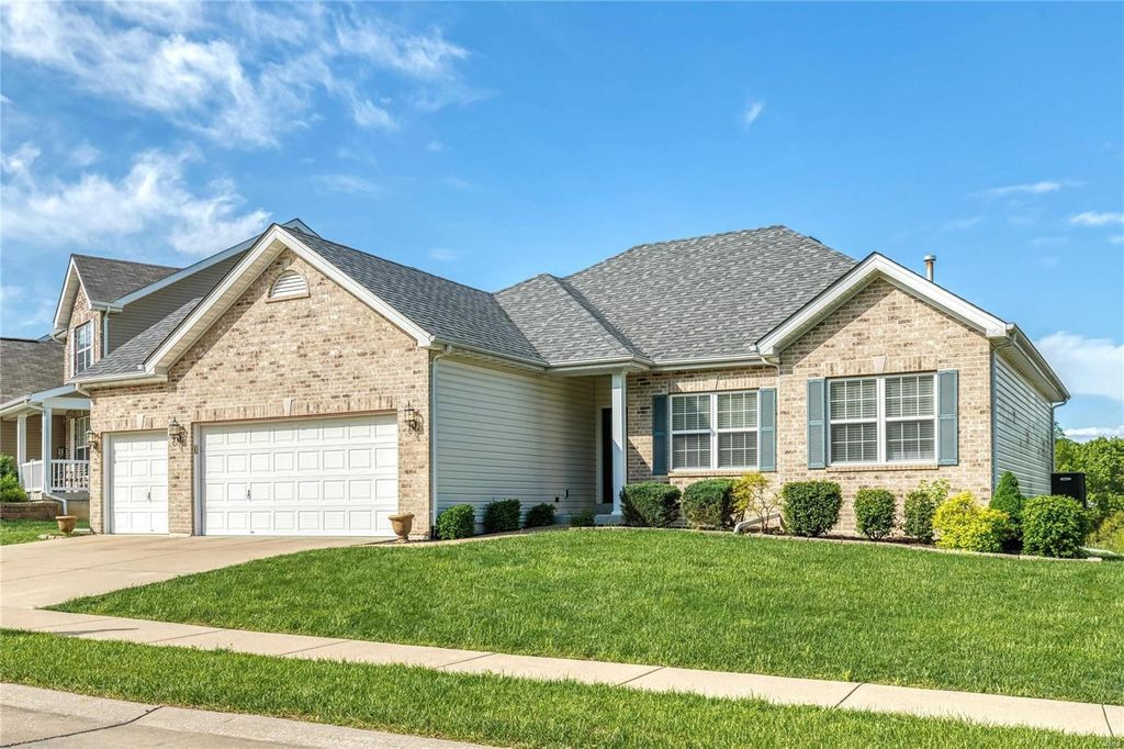 5361 Harter Farms Mnr, High Ridge, MO 63049