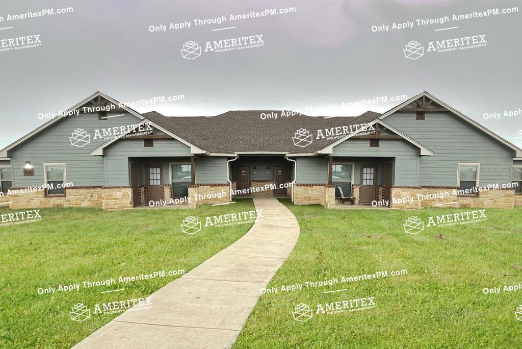 101 Pharm Hills Rd #502, Mabank, TX 75147