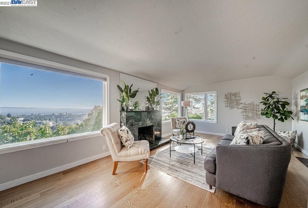 7000 Thornhill Dr, Oakland, CA 94611