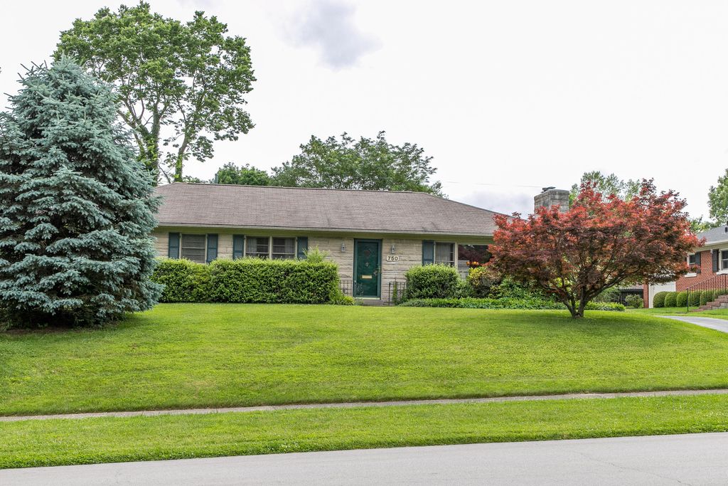 750 Albany Rd, Lexington, KY 40502