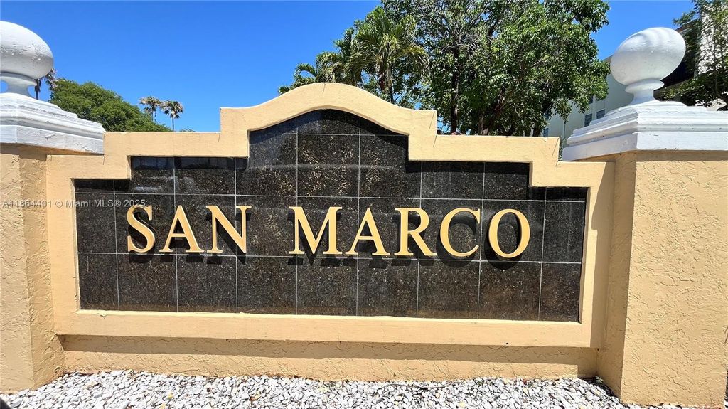 8810 Fontainebleau Blvd #104, Miami, FL 33172