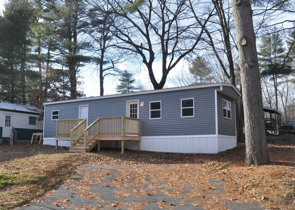63 Crystal Springs Way, Somersworth, NH 03825