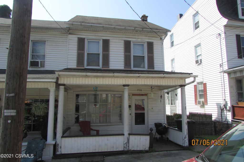 936 W Walnut St, Coal Township, PA 17866
