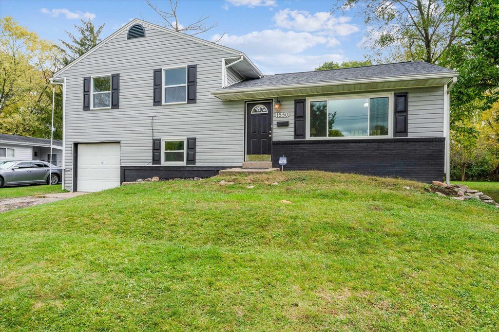1550 Simpson Dr, Columbus, OH 43227