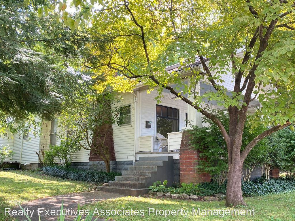 218 Goddard Ave, Maryville, TN 37803