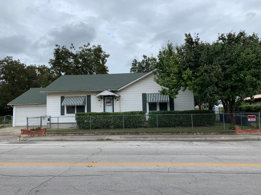 2910 N Elmendorf St, San Antonio, TX 78201