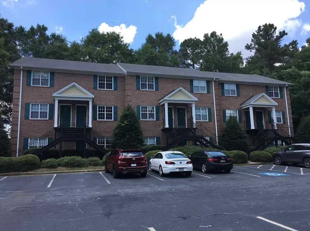 100 Woodstone Dr #27, Athens, GA 30605