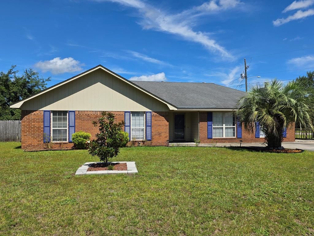 1654 Latham Ct, Hinesville, GA 31313