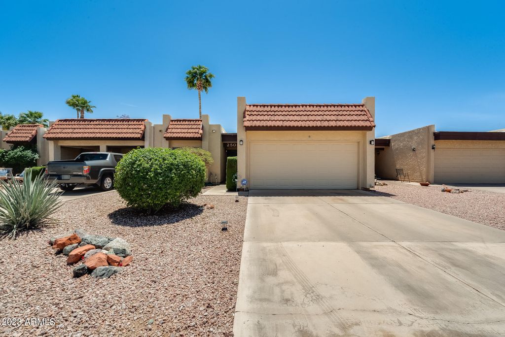 2505 E  Desert Cactus St, Phoenix, AZ 85032