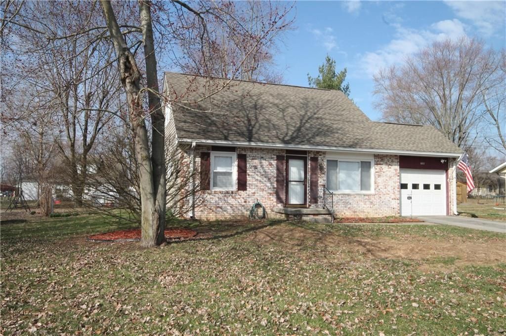 1822 Dawnshire Dr, Columbus, IN 47203