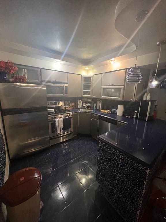 2811 E  28th St #2, Brooklyn, NY 11235