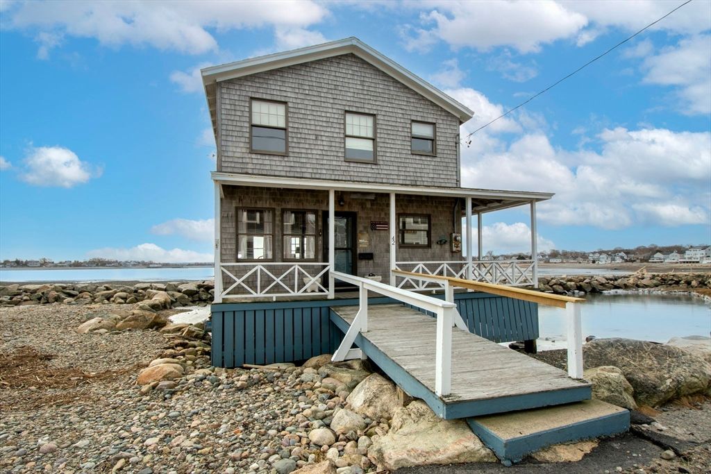 42 Lighthouse Rd, Scituate, MA 02066