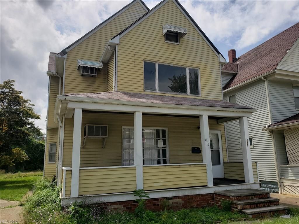 810 E 157th St, Cleveland, OH 44110