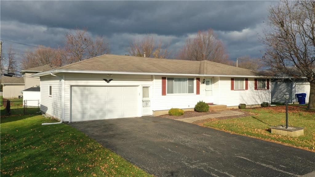 15 Lucena Dr, Rochester, NY 14606