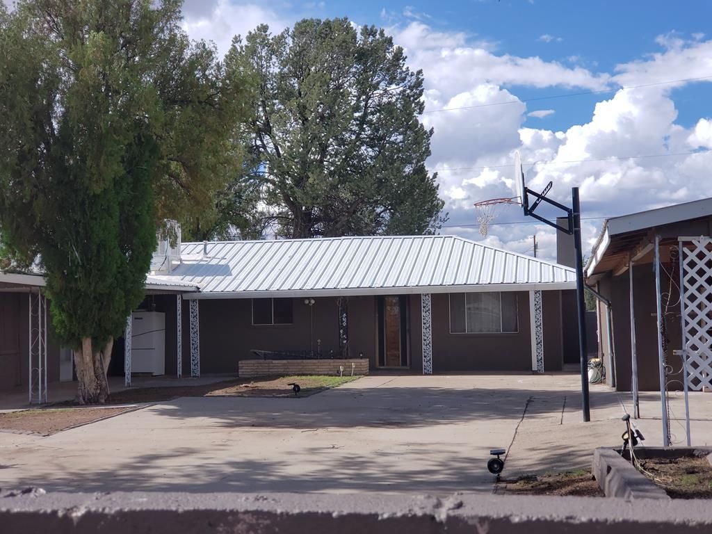 1108 W San Antonio St, Marfa, TX 79843