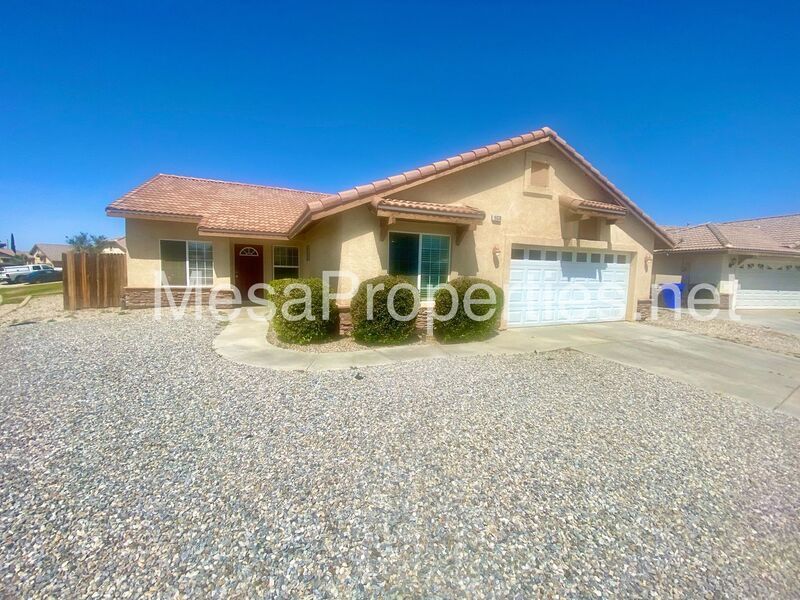 16038 Knoll View Cir, Victorville, CA 92395