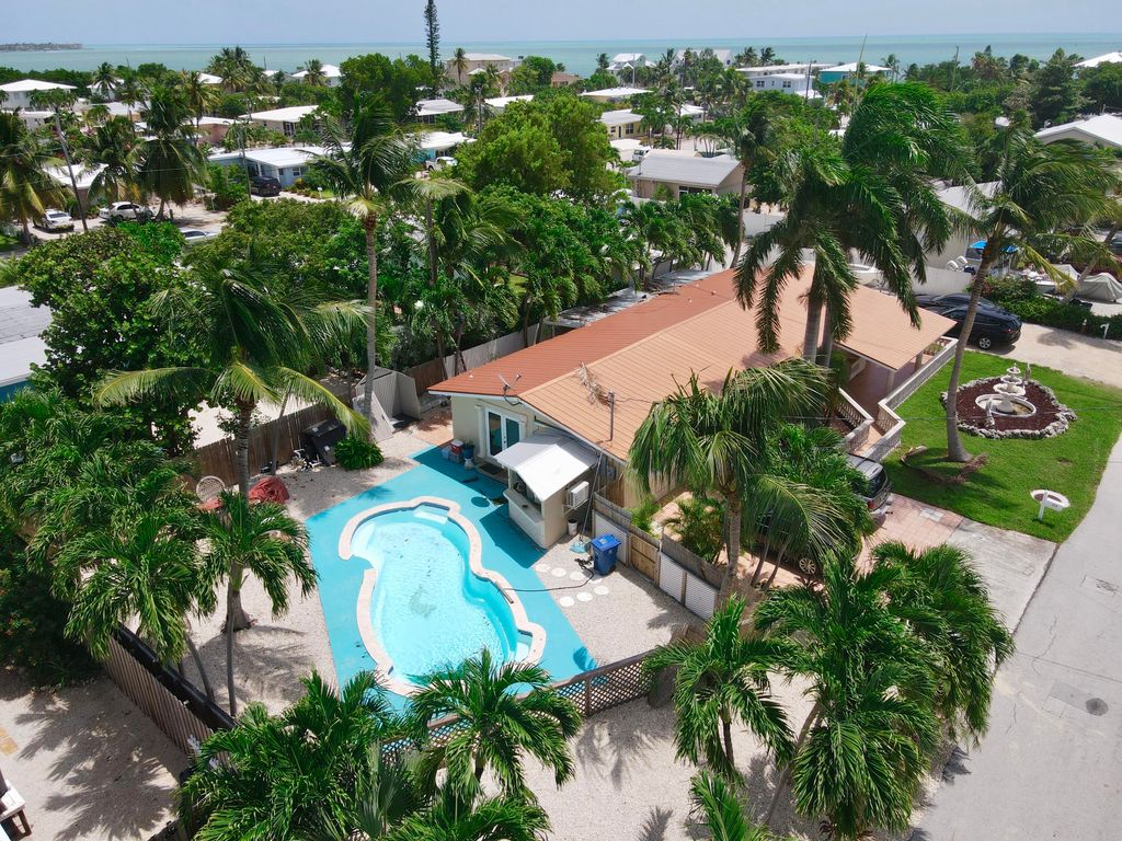288 95th St, Marathon, FL 33050