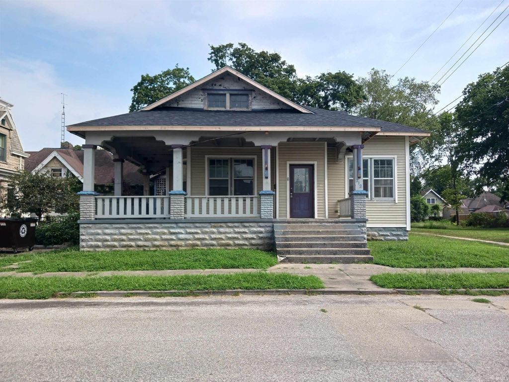 212 S  4th St, Vincennes, IN 47591