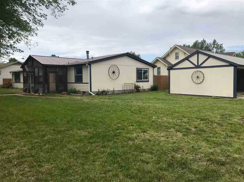 304 E Hickory St, Hesston, KS 67062 Trulia