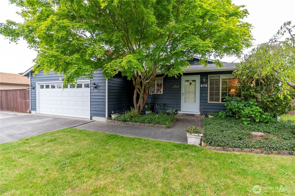 675 NW Columbia Drive, Oak Harbor, WA 98277