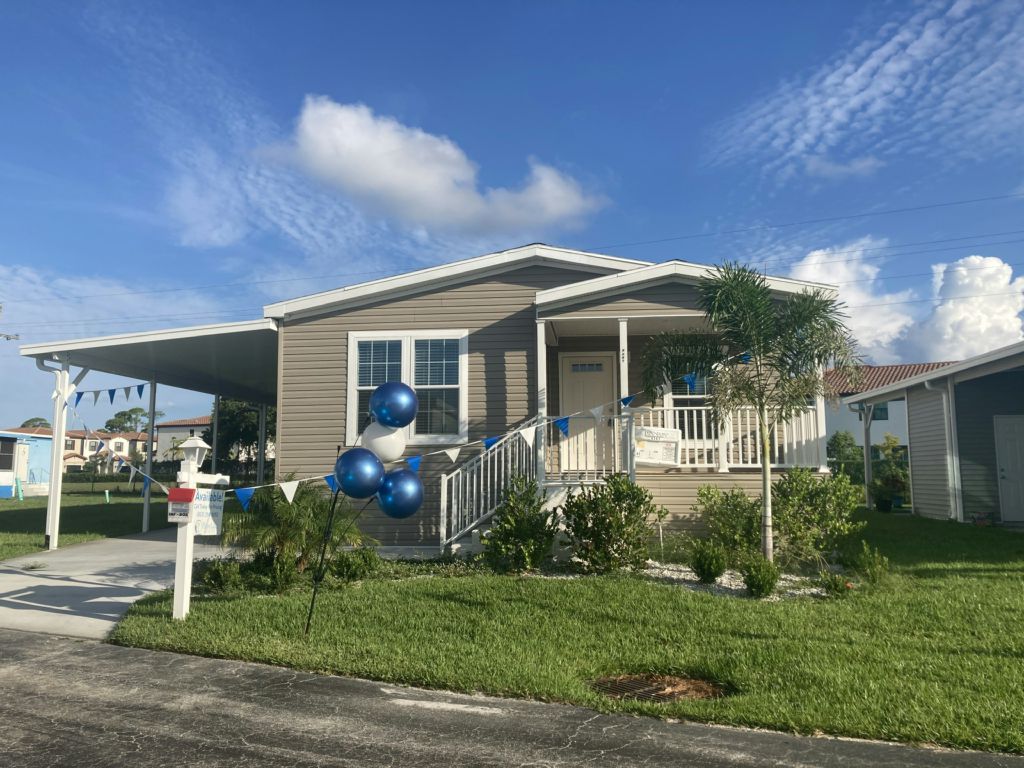 Silver Springs Plan in Palm Lake Estates, West Palm Beach, FL 33404