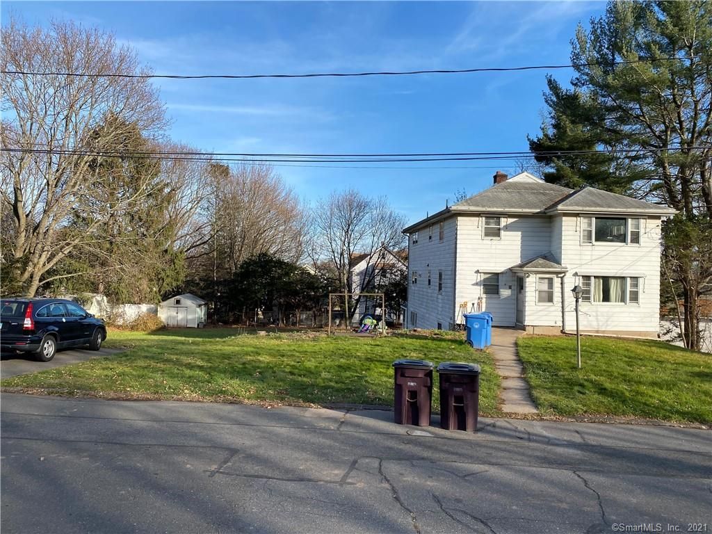 24 Essex Pl, New Britain, CT 06053