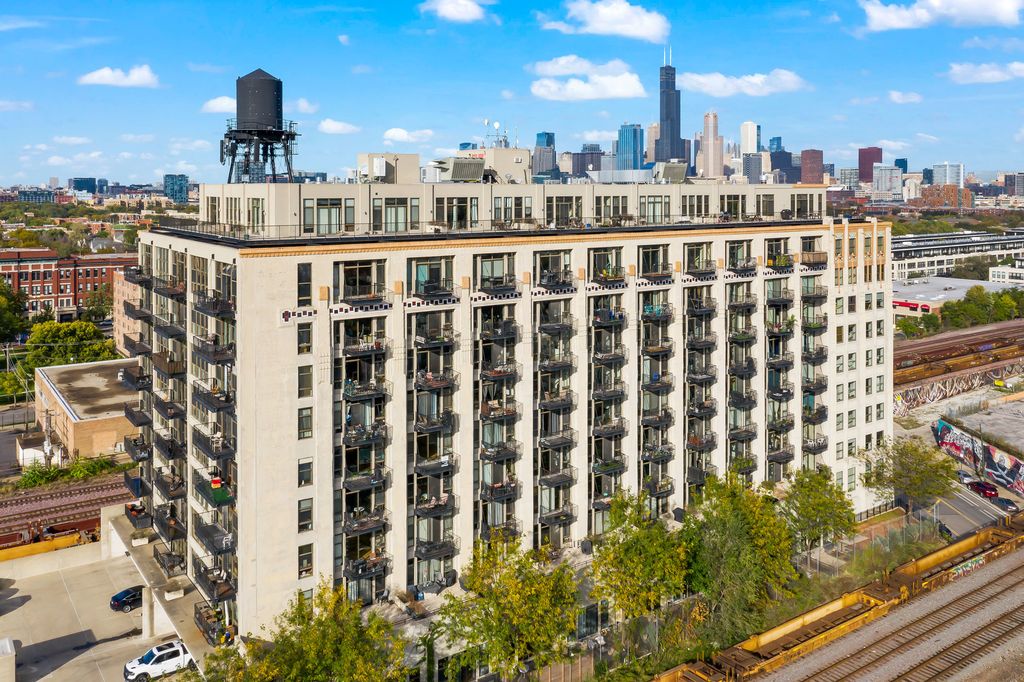 1550 S Blue Island Ave #920, Chicago, IL 60608