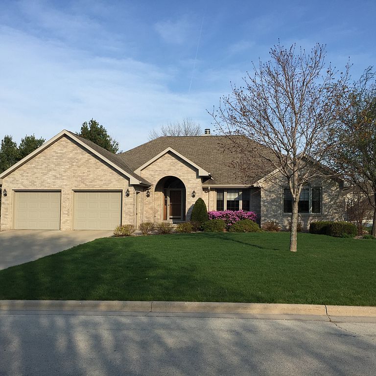 2150 S  Courtland Dr, Green Bay, WI 54313