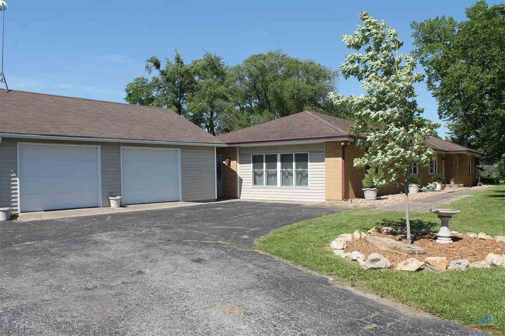 20375 Highway 127, La Monte, MO 65337 Trulia