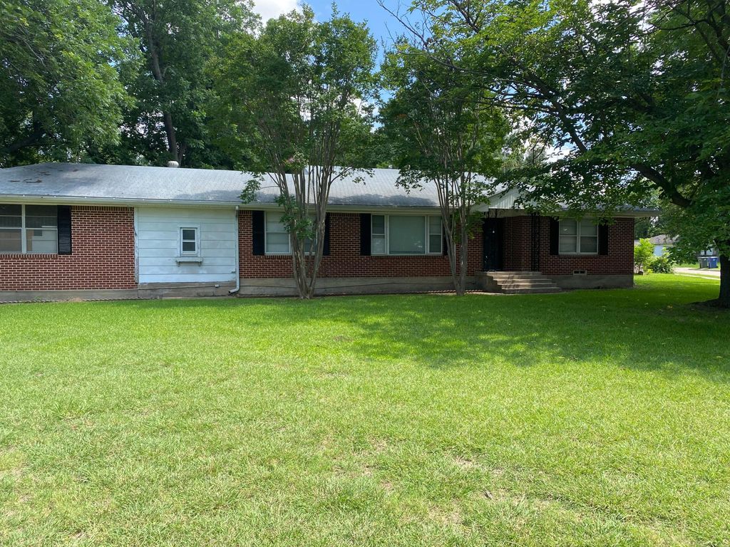 2077 Sunnybrook Ln, Garland, TX 75041