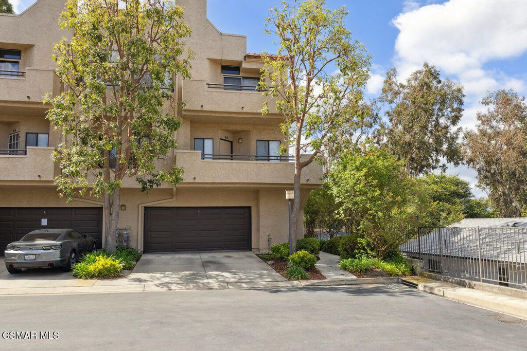73 McAfee Ct, Thousand Oaks, CA 91360
