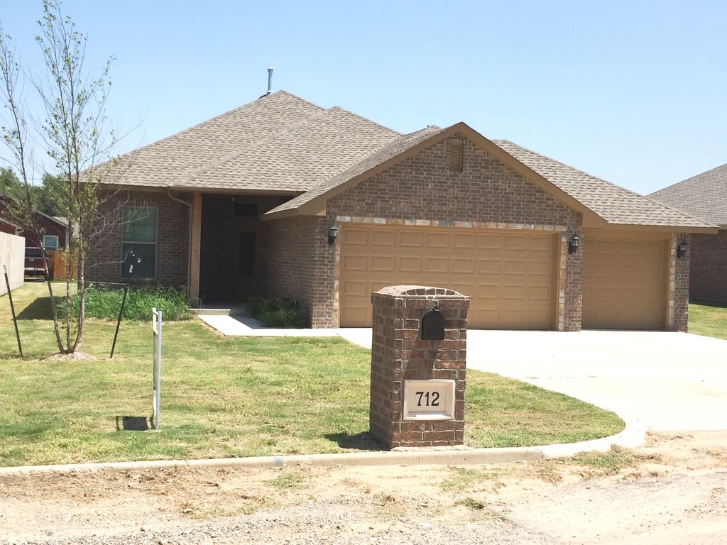 712 Seiling St, Alva, OK 73717