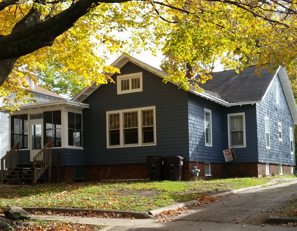 609 W Elm St, Urbana, IL 61801