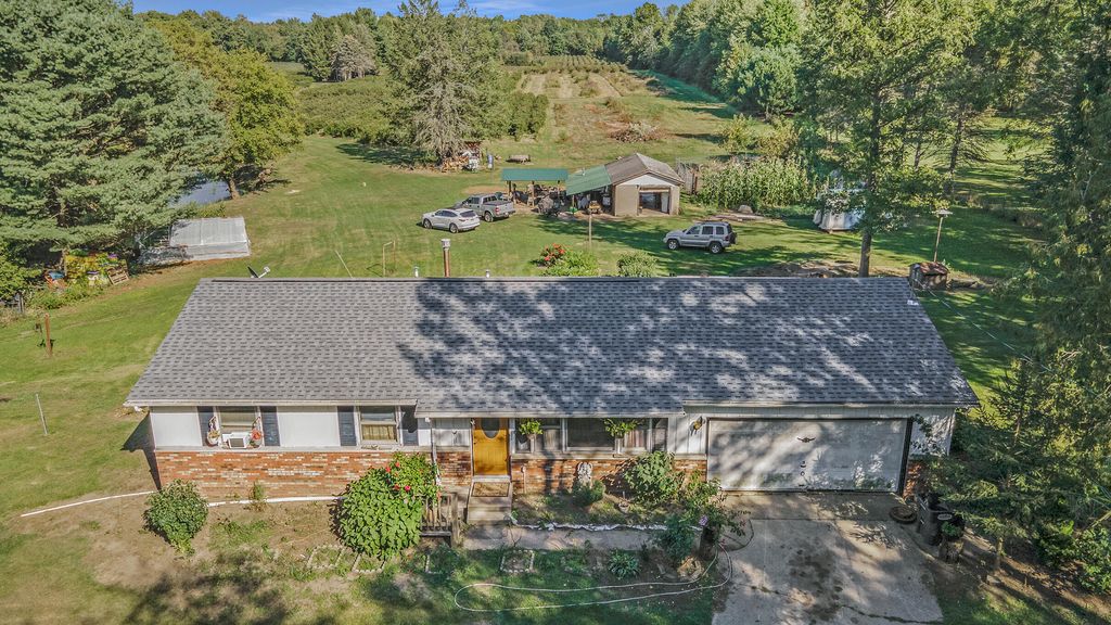 33419 County Road 673, Bangor, MI 49013